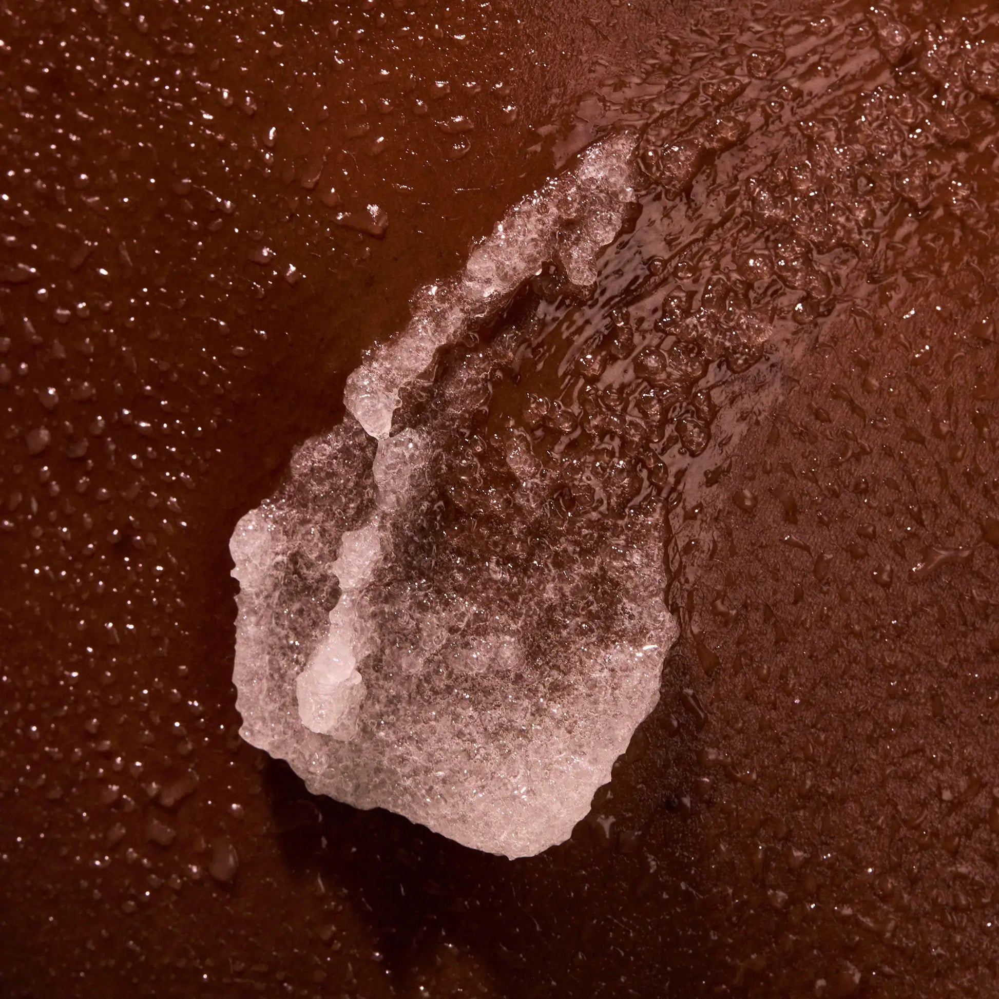 the-glow-getter-multi-oil-body-scrub-i7 NATR-40028-Alt-Image-TheGlowGetterMulti-OilBodyScrub-08.webp