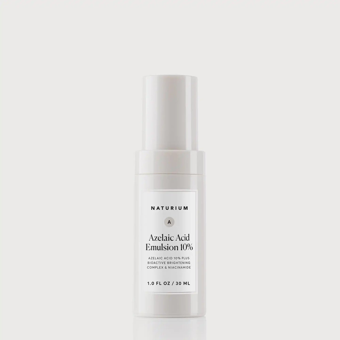 azelaic-acid-emulsion-10-v8 NATR_Azelaic-Acid-Emulsion-10_Cap-on.webp